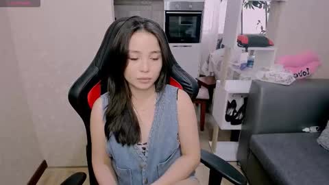 Snapshot of aya_moon chatting on October 6, 2025, 4:54 am Aya Moon online show from October 6, 2025, 4:54 am