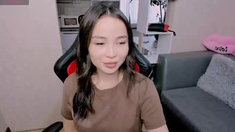 Snapshot of aya_moon chatting on October 8, 2025, 5:27 am Aya Moon online show from October 8, 2025, 5:27 am