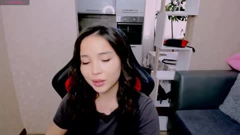 Snapshot of aya_moon chatting on October 10, 2025, 4:22 am Aya Moon online show from October 10, 2025, 4:22 am