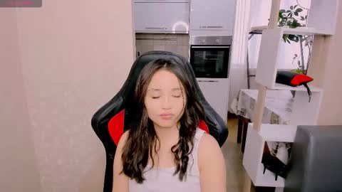 Snapshot of aya_moon chatting on October 14, 2025, 5:08 am Aya Moon online show from October 14, 2025, 5:08 am