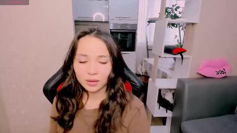 Snapshot of aya_moon chatting on October 17, 2025, 3:53 am Aya Moon online show from October 17, 2025, 3:53 am