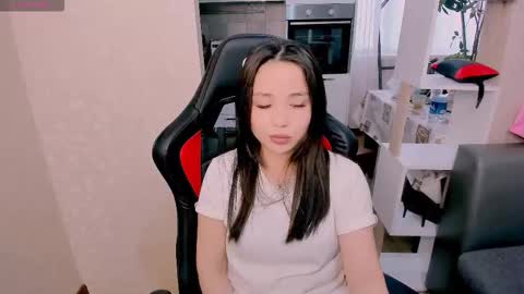 Aya Moon online show from October 22, 2025, 4:24 am