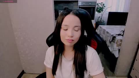 Aya Moon online show from November 19, 2025, 5:07 am