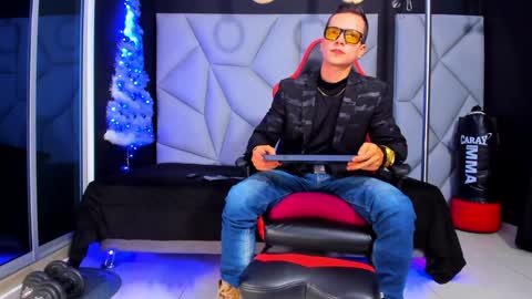 Ayden Miller online show from December 13, 2024, 2:43 am