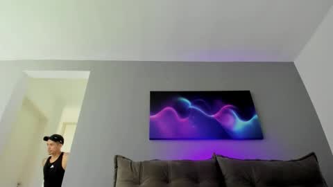 Andr  online show from October 21, 2025, 2:29 pm