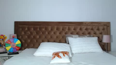 Aylin online show from March 11, 2025, 4:43 am