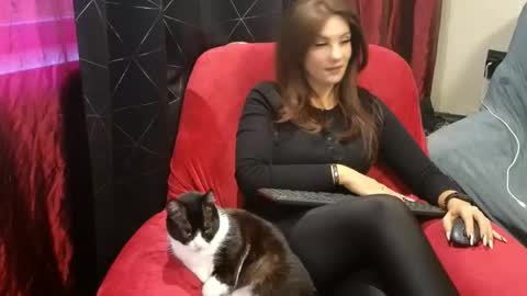 Snapshot of aymarsensual chatting on October 22, 2025, 3:01 pm Dominatrix Queen online show from October 22, 2025, 3:01 pm