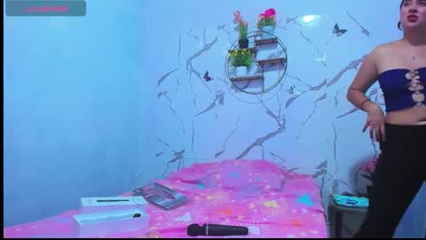 Snapshot of aymy2025 chatting on December 13, 2025, 11:21 pm Aymy online show from December 13, 2025, 11:21 pm