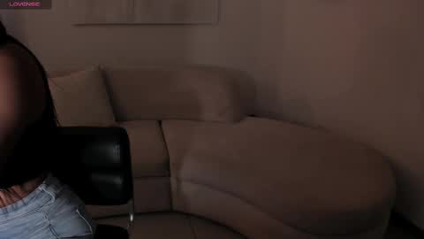 Ayshel online show from November 10, 2025, 5:50 am