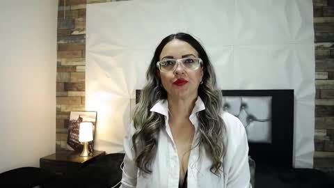 Snapshot of azaahara_ chatting on March 11, 2025, 11:01 am Azahara online show from March 11, 2025, 11:01 am