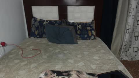 Snapshot of aziel_pantoja chatting on October 17, 2025, 11:40 pm Aziel Pantoja online show from October 17, 2025, 11:40 pm