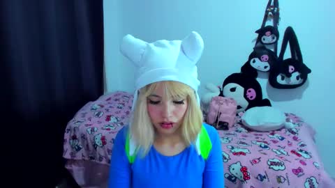 Azu Moure online show from November 1, 2025, 1:51 am