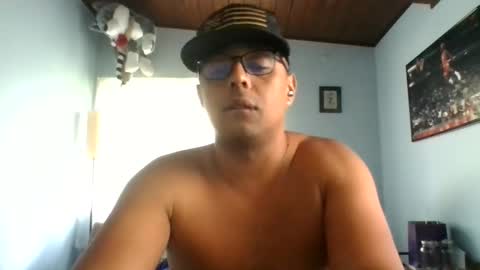 Snapshot of b0urb0n7 chatting on October 16, 2025, 5:36 pm Bourbon online show from October 16, 2025, 5:36 pm