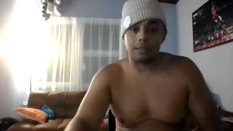 Snapshot of b0urb0n7 chatting on October 18, 2025, 12:24 am Bourbon online show from October 18, 2025, 12:24 am