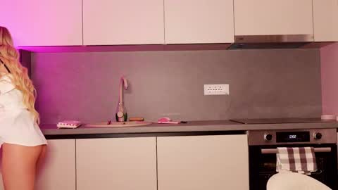 Snapshot of baaaybeee chatting on December 4, 2025, 9:12 pm Alessia online show from December 4, 2025, 9:12 pm