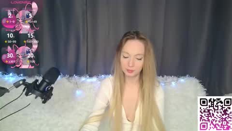 Foxy online show from September 14, 2025, 8:08 pm