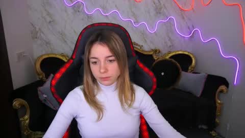 Snapshot of babe_dollie chatting on February 12, 2025, 10:24 am Babe online show from February 12, 2025, 10:24 am