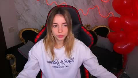 Snapshot of babe_dollie chatting on February 14, 2025, 7:28 am Babe online show from February 14, 2025, 7:28 am