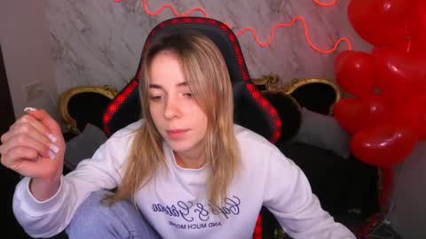 Snapshot of babe_dollie chatting on February 14, 2025, 10:38 am Babe online show from February 14, 2025, 10:38 am