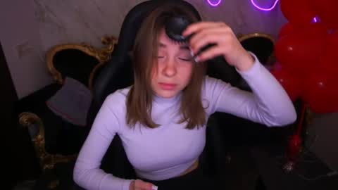 Snapshot of babe_dollie chatting on February 17, 2025, 7:04 am Babe online show from February 17, 2025, 7:04 am