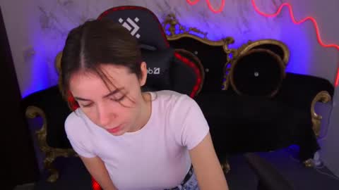 Snapshot of babe_dollie chatting on February 28, 2025, 7:15 am Babe online show from February 28, 2025, 7:15 am