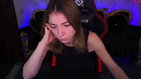 Snapshot of babe_dollie chatting on March 3, 2025, 7:21 am Babe online show from March 3, 2025, 7:21 am