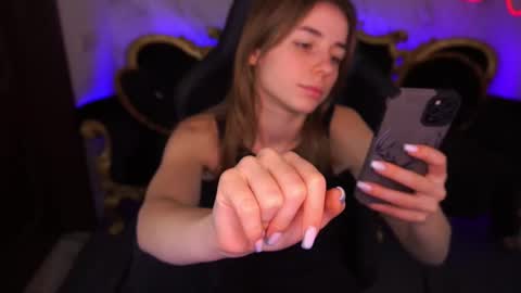 Snapshot of babe_dollie chatting on March 4, 2025, 10:24 am Babe online show from March 4, 2025, 10:24 am