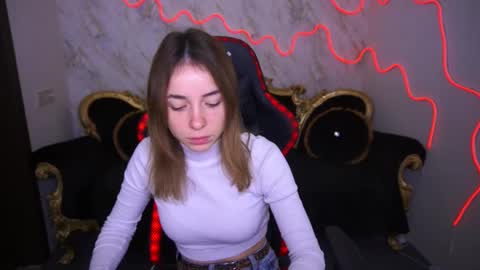 Snapshot of babe_dollie chatting on March 10, 2025, 7:21 am Babe online show from March 10, 2025, 7:21 am