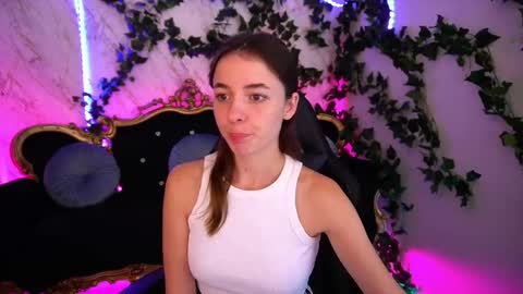 Snapshot of babe_dollie chatting on September 22, 2025, 7:32 am Babe online show from September 22, 2025, 7:32 am