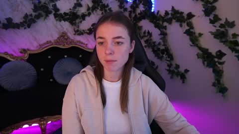 Snapshot of babe_dollie chatting on October 8, 2025, 7:17 am Babe online show from October 8, 2025, 7:17 am