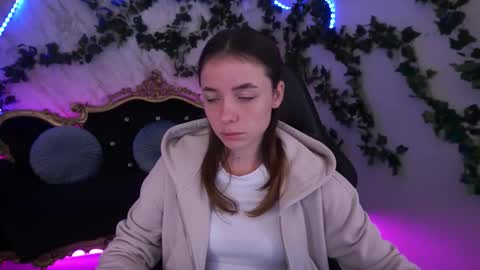 Snapshot of babe_dollie chatting on October 10, 2025, 6:56 am Babe online show from October 10, 2025, 6:56 am