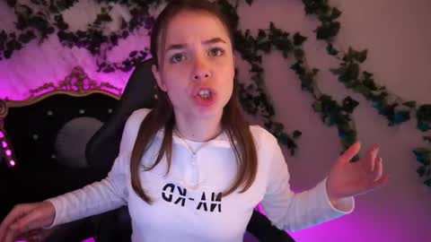 Snapshot of babe_dollie chatting on October 16, 2025, 6:58 am Babe online show from October 16, 2025, 6:58 am