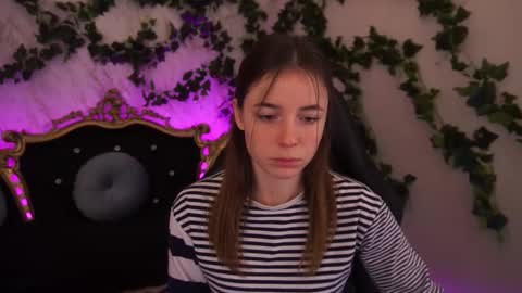 Snapshot of babe_dollie chatting on October 22, 2025, 7:19 am Babe online show from October 22, 2025, 7:19 am