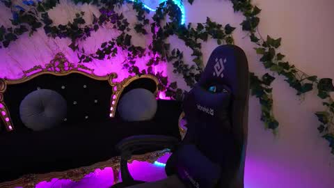 Snapshot of babe_dollie chatting on October 24, 2025, 8:00 am Babe online show from October 24, 2025, 8:00 am