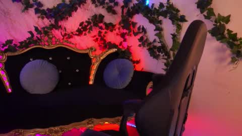 Snapshot of babe_dollie chatting on October 29, 2025, 8:16 am Babe online show from October 29, 2025, 8:16 am