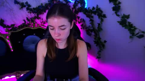 Snapshot of babe_dollie chatting on November 6, 2025, 8:15 am Babe online show from November 6, 2025, 8:15 am