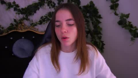 Snapshot of babe_dollie chatting on November 13, 2025, 8:35 am Babe online show from November 13, 2025, 8:35 am