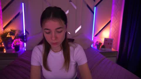 Snapshot of babe_dollie chatting on November 20, 2025, 8:36 am Babe online show from November 20, 2025, 8:36 am