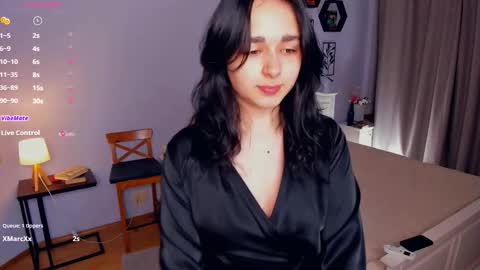 Snapshot of babe_on_fire chatting on October 20, 2025, 7:20 am Alice online show from October 20, 2025, 7:20 am