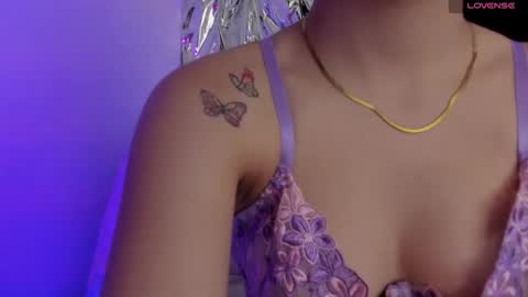 Queen B online show from October 4, 2025, 5:22 pm