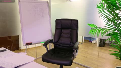 Olivia and Lexi online show from March 6, 2025, 8:19 am