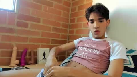 babitas44 online show from November 7, 2025, 1:11 pm