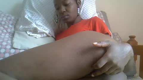 Snapshot of baby_facii chatting on January 25, 2025, 8:21 am baby_facii online show from January 25, 2025, 8:21 am