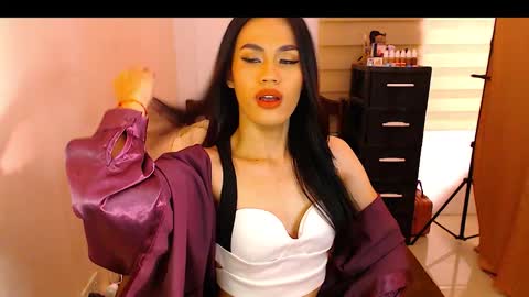 Nathalia online show from October 10, 2025, 7:02 pm