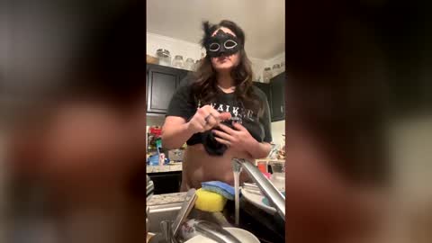 Snapshot of baby_girl_93 chatting on December 14, 2025, 10:42 am baby_girl_93 online show from December 14, 2025, 10:42 am