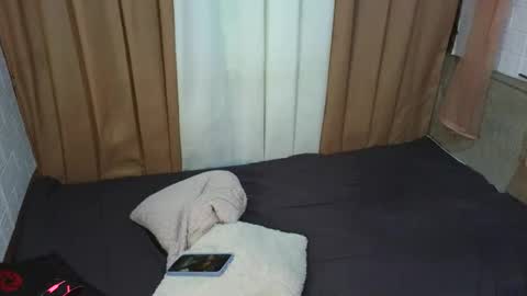 hello every one i am maxine online show from November 6, 2025, 7:09 am