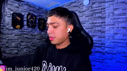 Junior       Independent Model online show from September 20, 2025, 4:24 am