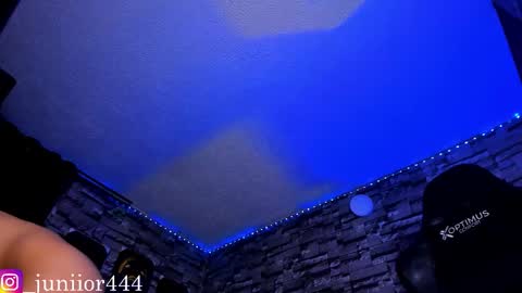 Junior       Independent Model online show from December 3, 2025, 9:29 am