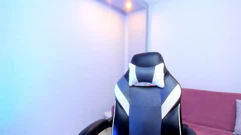 baby_lannie online show from November 11, 2025, 4:12 am