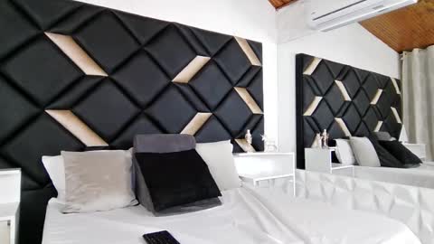 baby_moss online show from December 5, 2025, 6:11 am